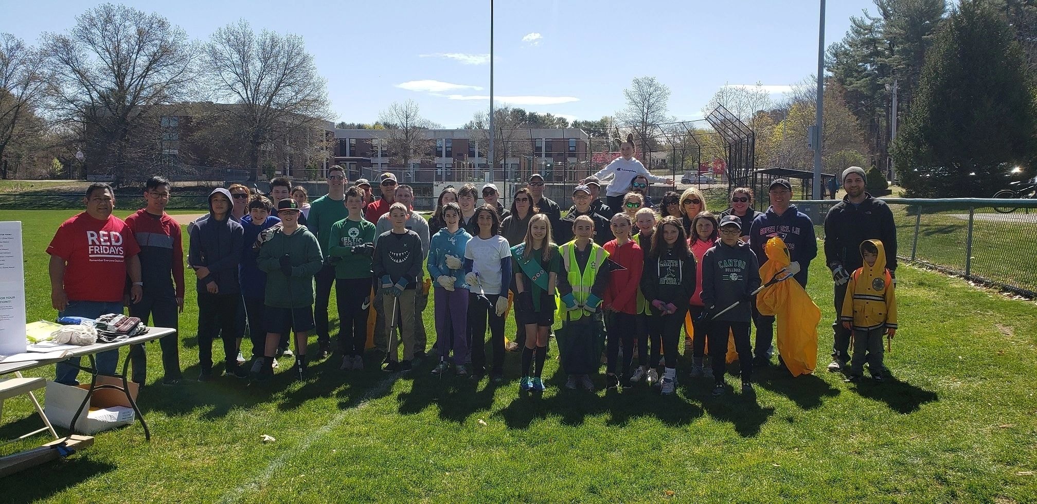 Galvin Hansen site volunteers at a community cleanup